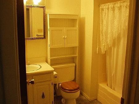 4th image of 3889 N Silver St