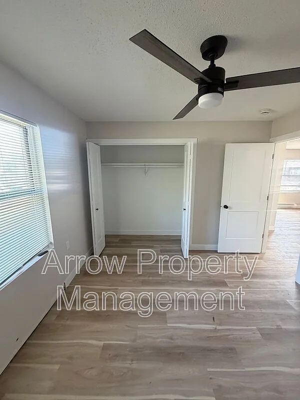515 E 7th St — Photo 3