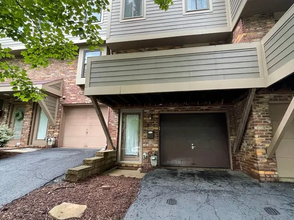604 Arkwood Dr, Bethel Park, PA 15102