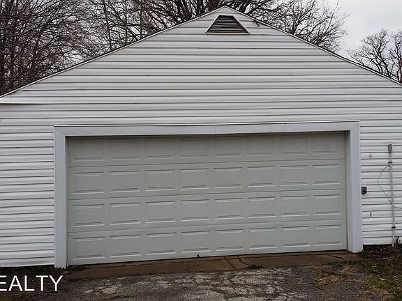 3rd image of 332 Parmely Ave
