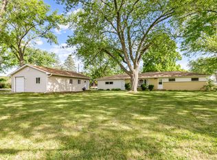 7624 Howe Rd, Wonder Lake, IL 60097