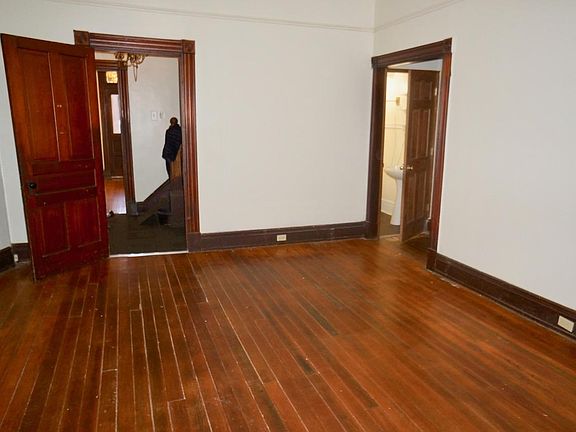 5th image of 2310 Clifton Ave
