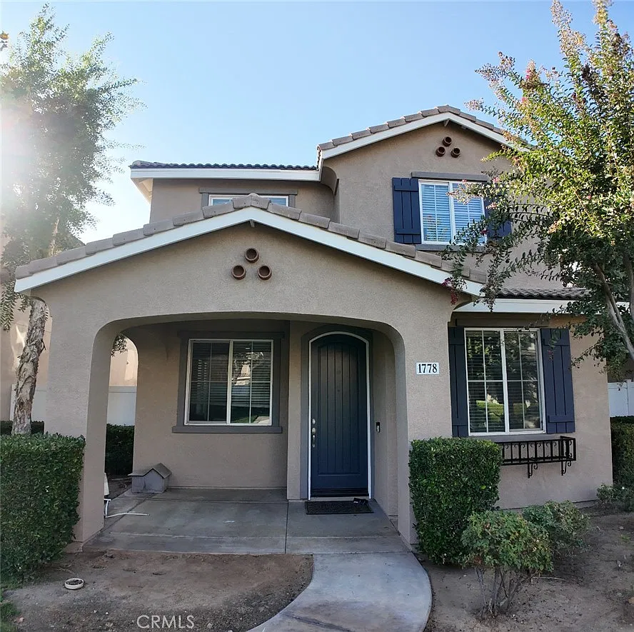 5 bed, 2012 sqft, $3,600 — Photo 1