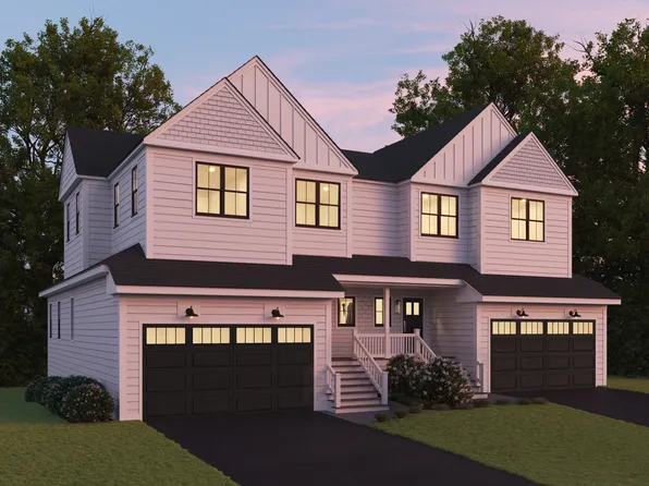 81 Oliver Pond Cir, Franklin, MA 02038