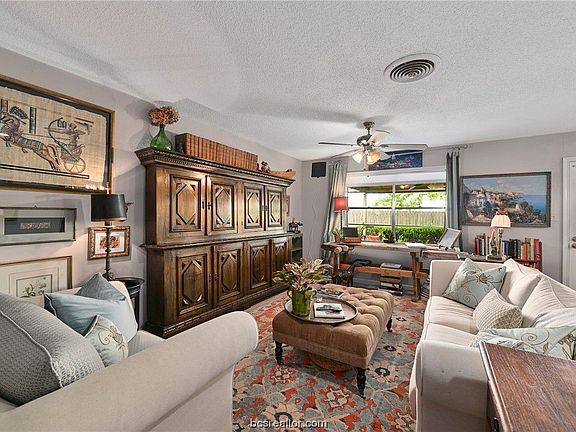 2nd image of 1406 Sunny Ct