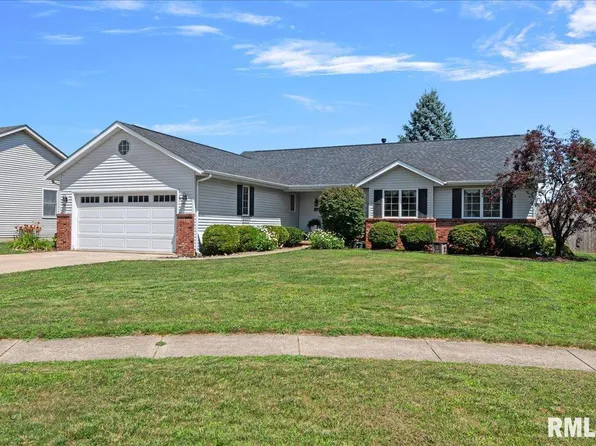 817 Chestnut Ct, Chatham, IL 62629