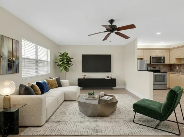 158 Valencia G, Delray Beach, FL 33446