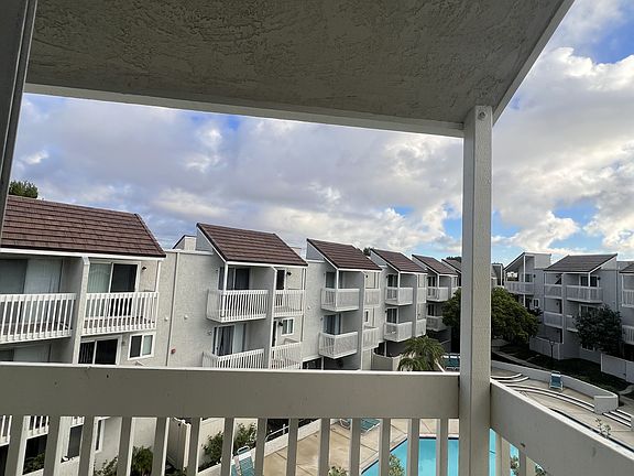 5th image of 233 S Ventura Rd Unit 136