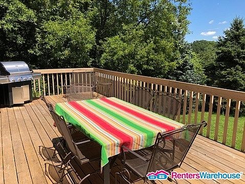2nd image of 687 Shenandoah Ln NW