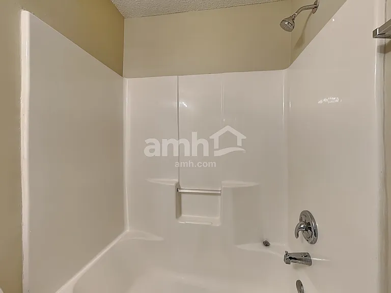298 Sheffield Ln — Photo 16