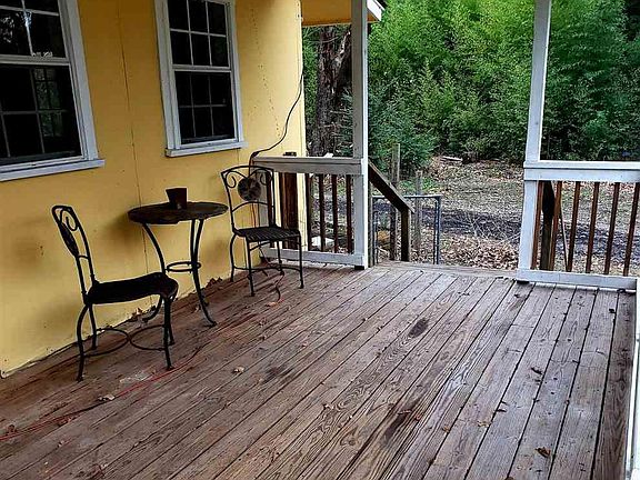 3rd image of 21128 Woodland Ln