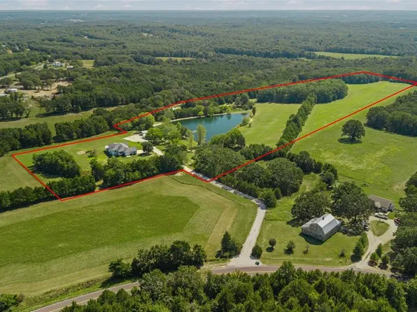 960 Buck Creek Ln, Gerald, MO 63037