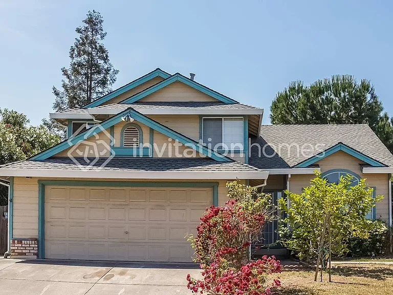 8400 Yermo Way — Photo 1