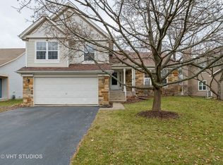 390 Fairfax Ln, Grayslake, IL