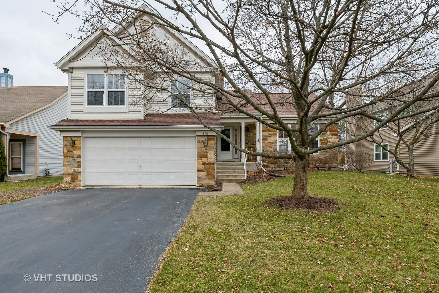 390 Fairfax Ln photo 1
