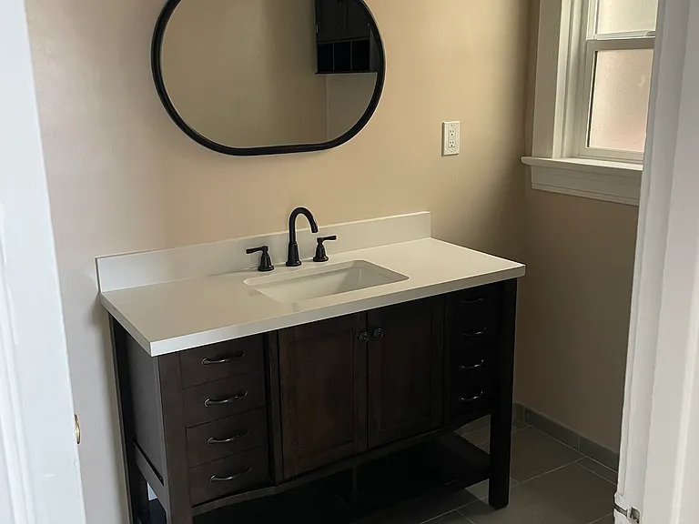 1510 E 3rd St #5 — Photo 11
