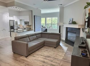 2216 Thornton Rd APT 421, Austin, TX 78704