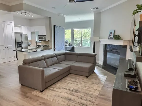 2216 Thornton Rd APT 421, Austin, TX 78704