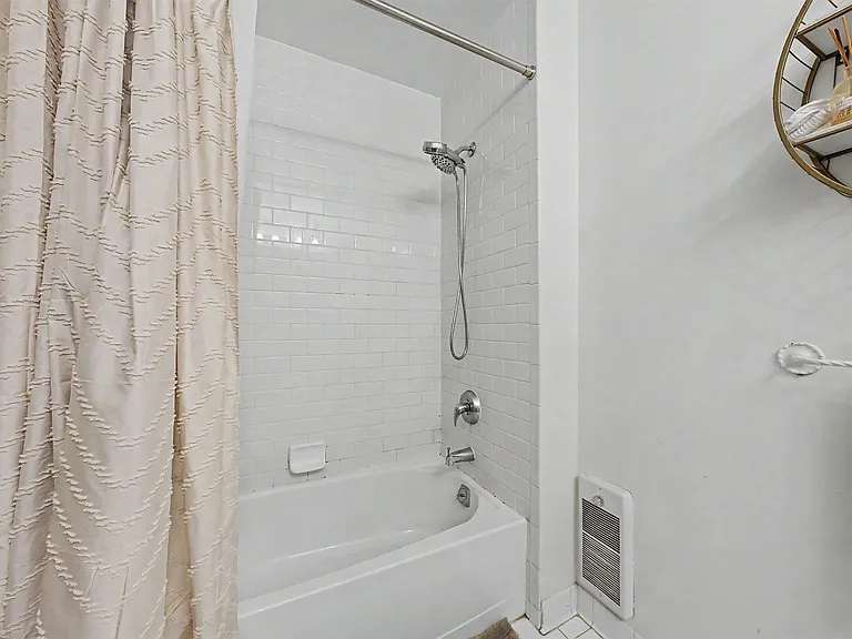 4 Constellation Pl #104 — Photo 23