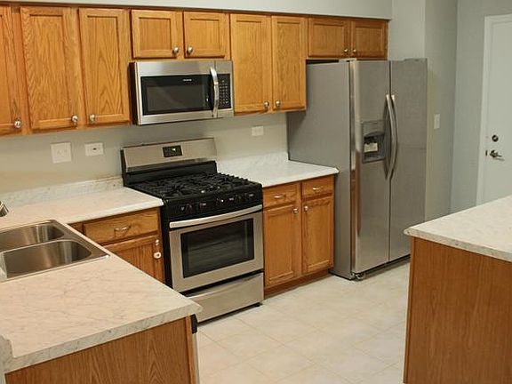 2nd image of 964 Parkhill Cir
