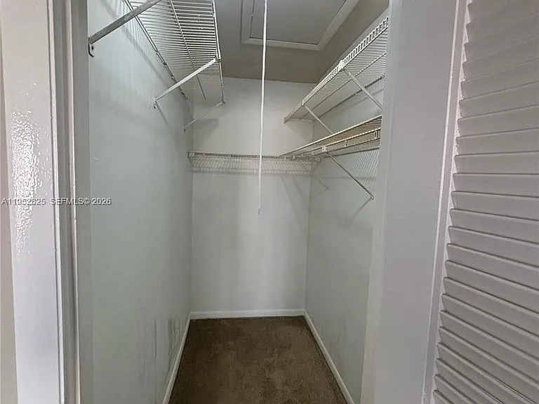 179 W Canterbury Dr #H — Photo 8