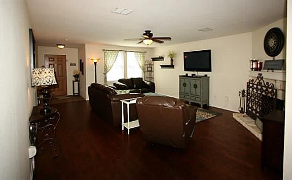 4th image of 13325 Velasco Dr