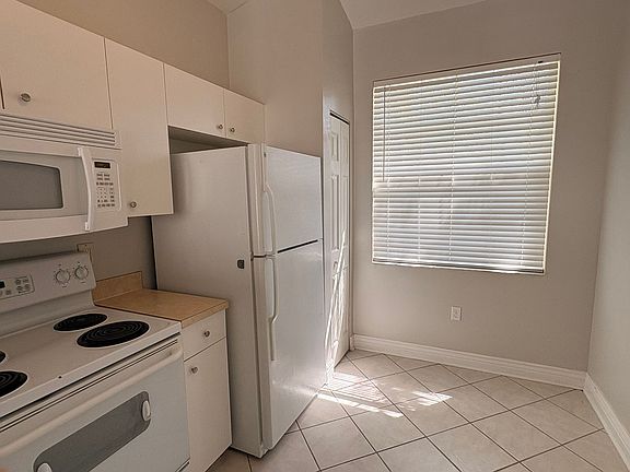 3rd image of 3636 Pine Oak Cir APT 108