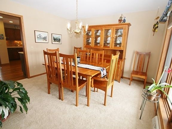 4th image of 2872 Charleston Dr