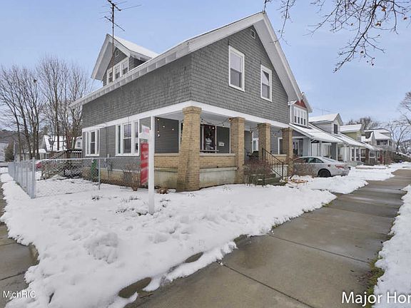 2nd image of 641 Lincoln Ave NW