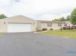 2125 Pear Tree Ln, Delta, OH 43515