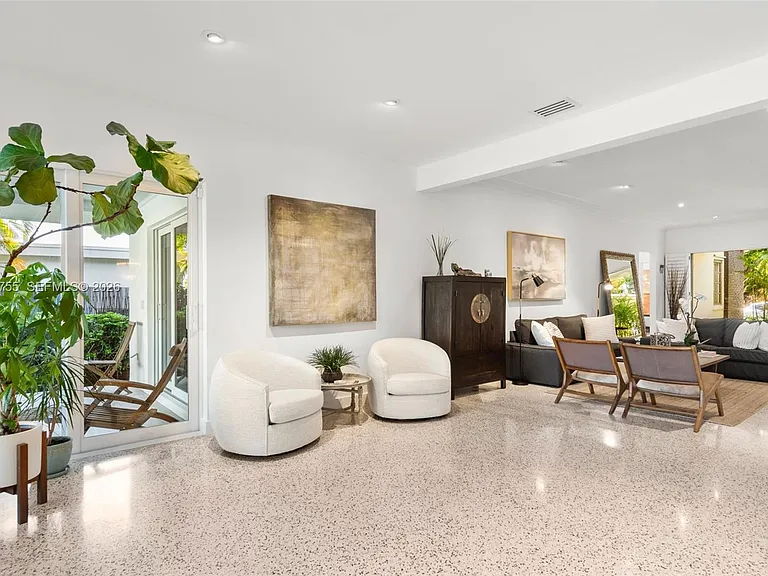365 N Shore Dr — Photo 17