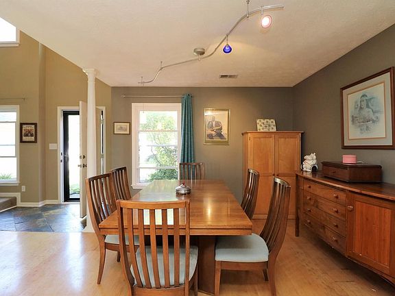 3rd image of 3608 Beechwood Cir