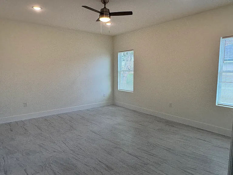 486 Big Sioux Ct — Photo 7