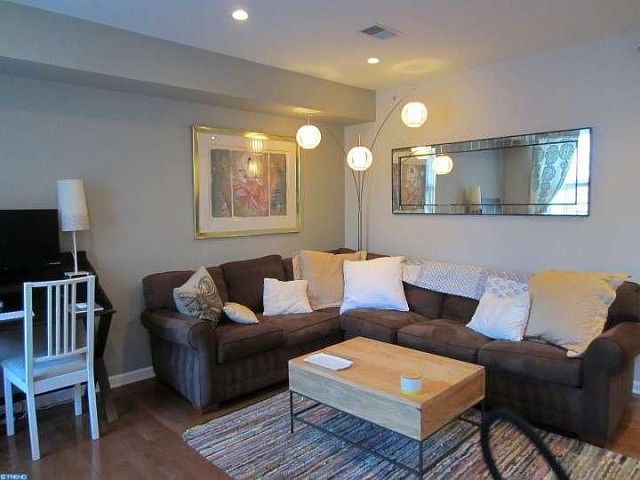 1st image of 1343 Lombard St #C