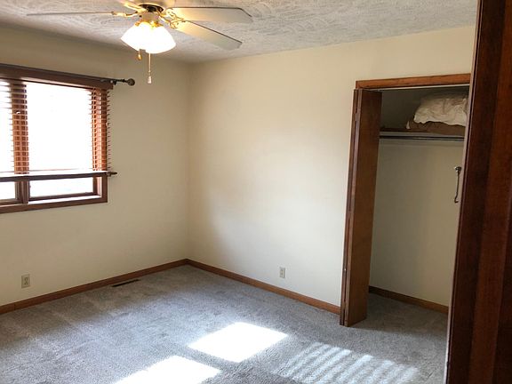 3rd image of 2306 Applewood Ln