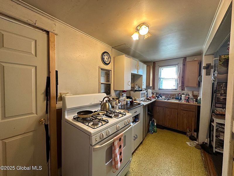 3rd image of 3226 Albany Street