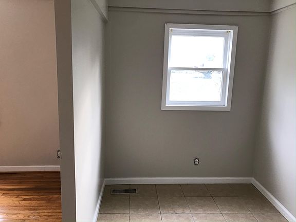3rd image of 49 Lakeside Dr