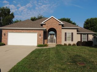 725 Timber Edge Dr, Sherman, IL 62684