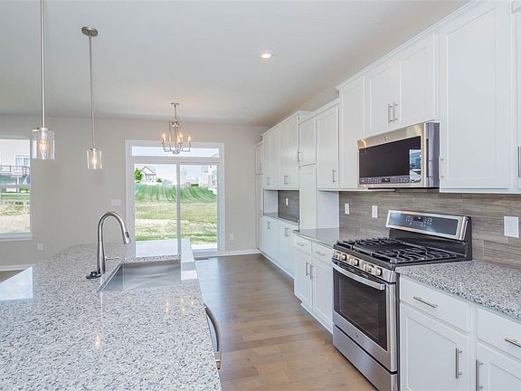 3rd image of 1410 Poplartree Pl