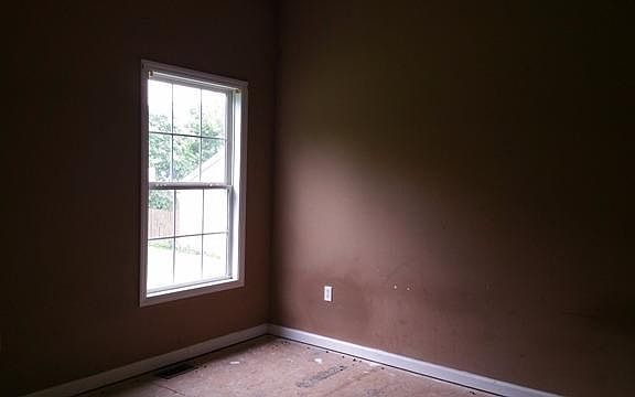 5th image of 135 Tanner Cir