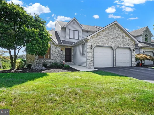 2700 Fairway Dr, York, PA 17402