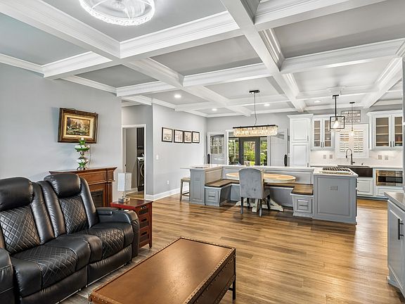 3rd image of 2028 Mason Ln