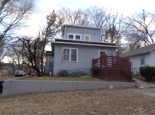 813 SW 2nd St, Topeka, KS 66603