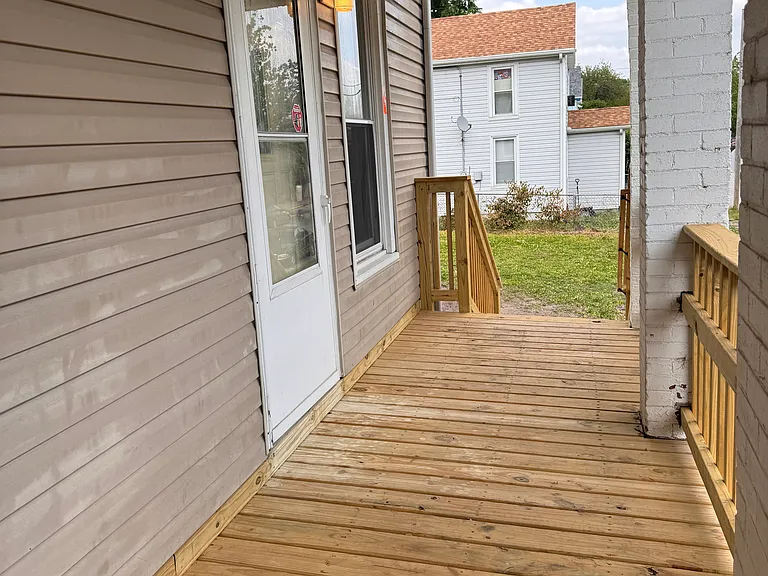 742 Charlotte St — Photo 7