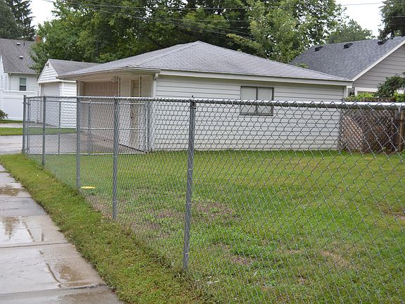2nd image of 203 S Vermont Ave
