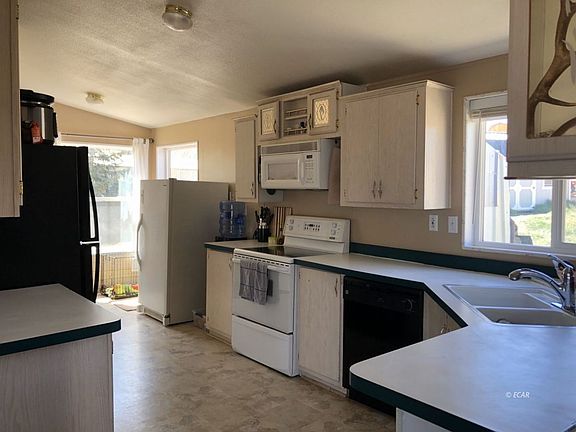5th image of 561 Brent Dr