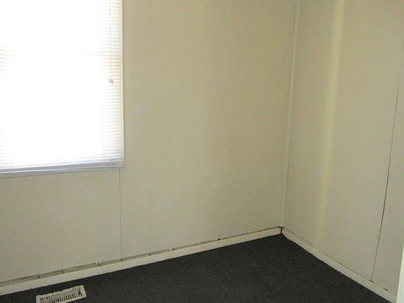 5th image of 2525 S Hoyt Ave