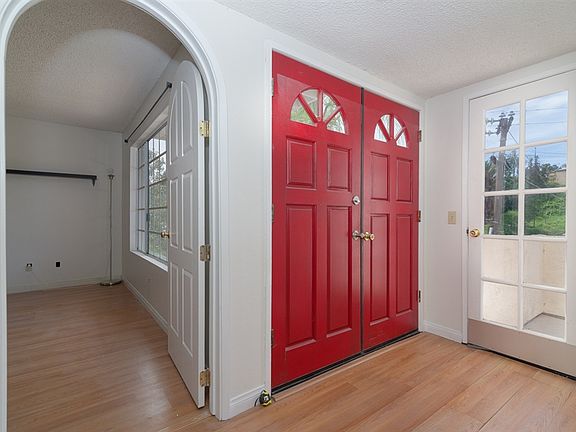 3rd image of 4643 Ashby St