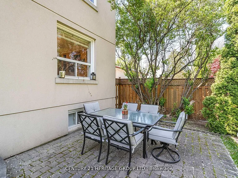 162 Goulding Ave — Photo 8