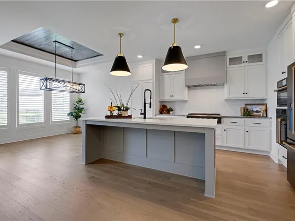 17404 Gillette St, Overland Park, KS 66221